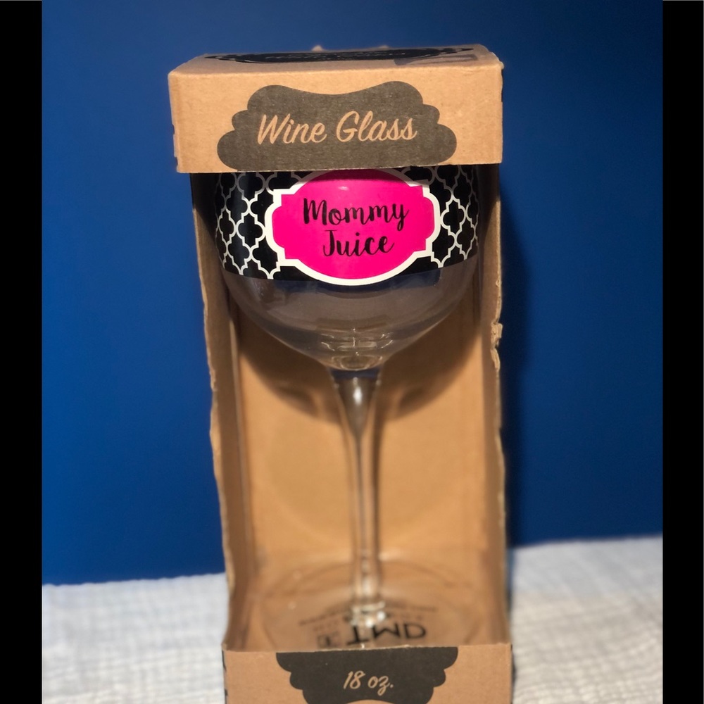 TMD HOLDINGS 8oz. WINE GLASS